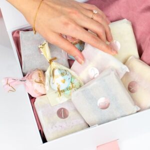 Constellation gift box by Ruwi's Cakes