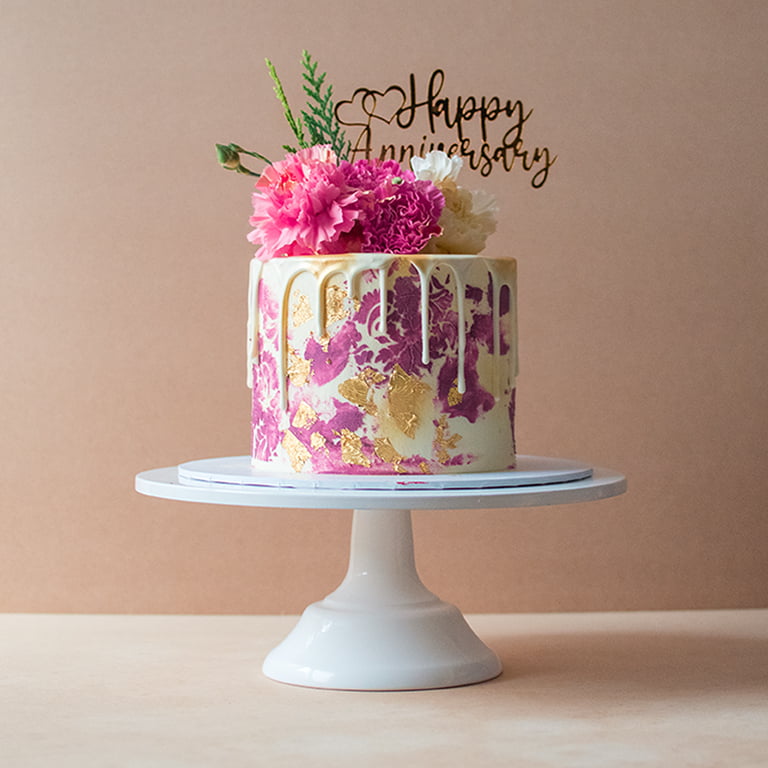 Mini cake with pink vintage pattern and flowers