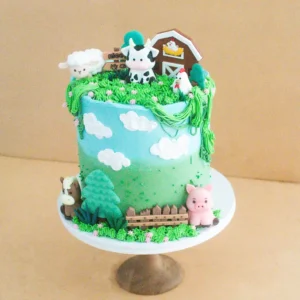 Alternative view of Farmyard Cake