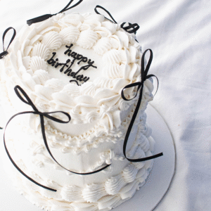 Alternative view of The It Girl Cake - Vintage Style
