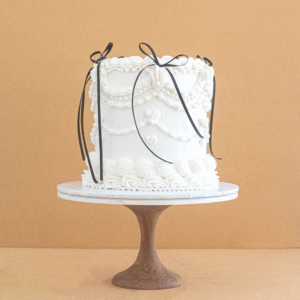 The It Girl Cake - Vintage Style